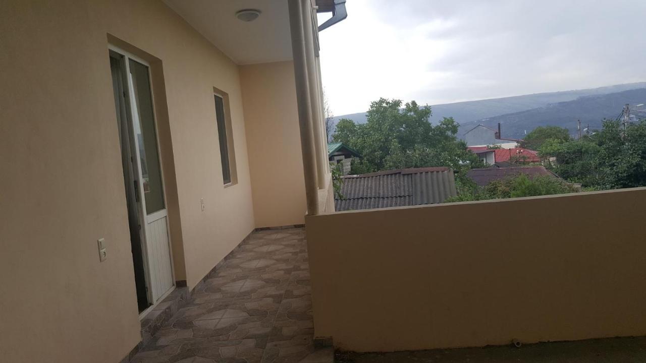 Guesthouse Different Тбілісі Екстер'єр фото
