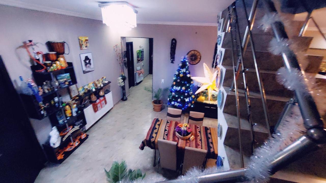 Guesthouse Different Тбілісі Екстер'єр фото