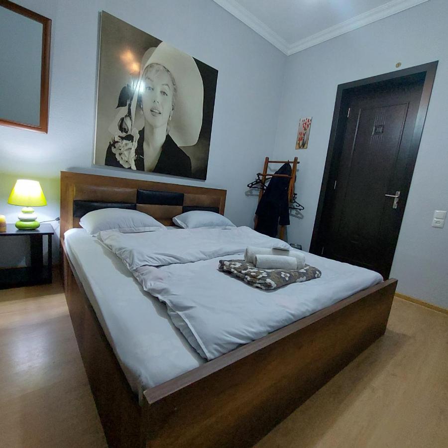 Guesthouse Different Тбілісі Екстер'єр фото