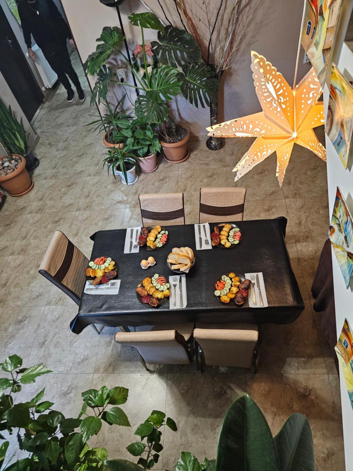 Guesthouse Different Тбілісі Екстер'єр фото