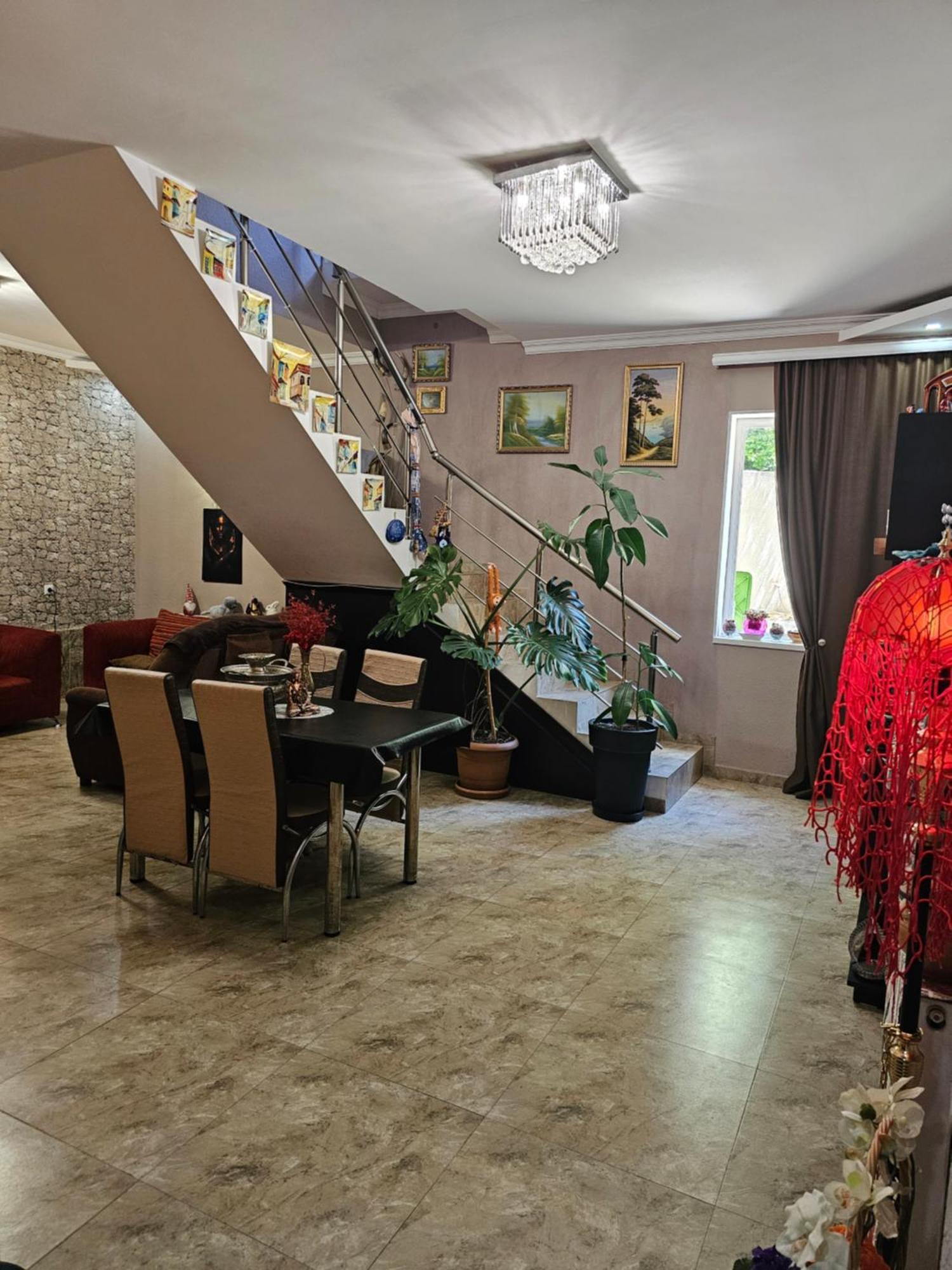Guesthouse Different Тбілісі Екстер'єр фото