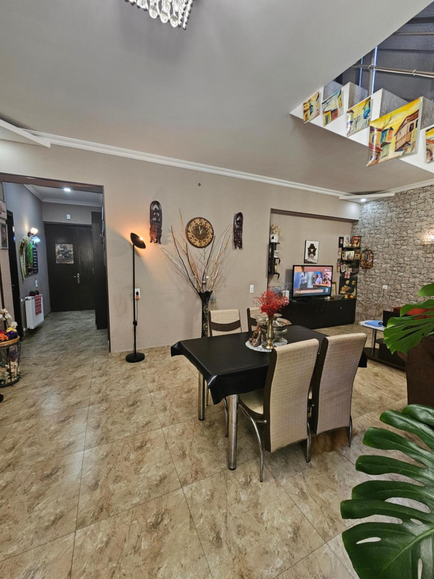 Guesthouse Different Тбілісі Екстер'єр фото