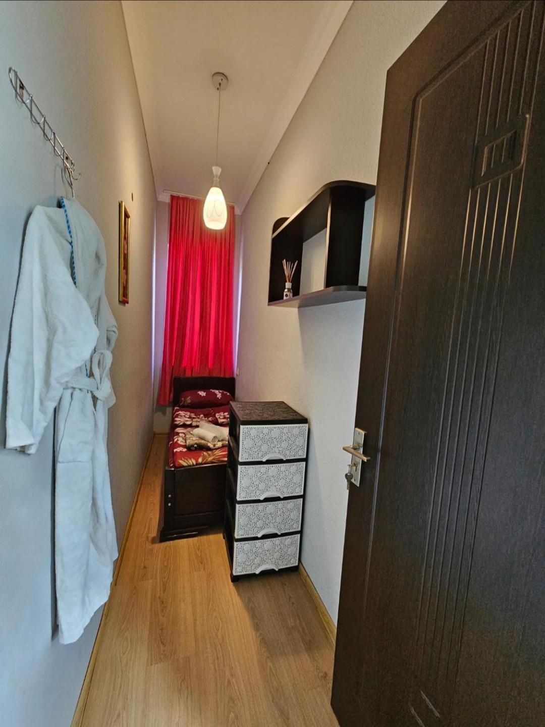 Guesthouse Different Тбілісі Екстер'єр фото