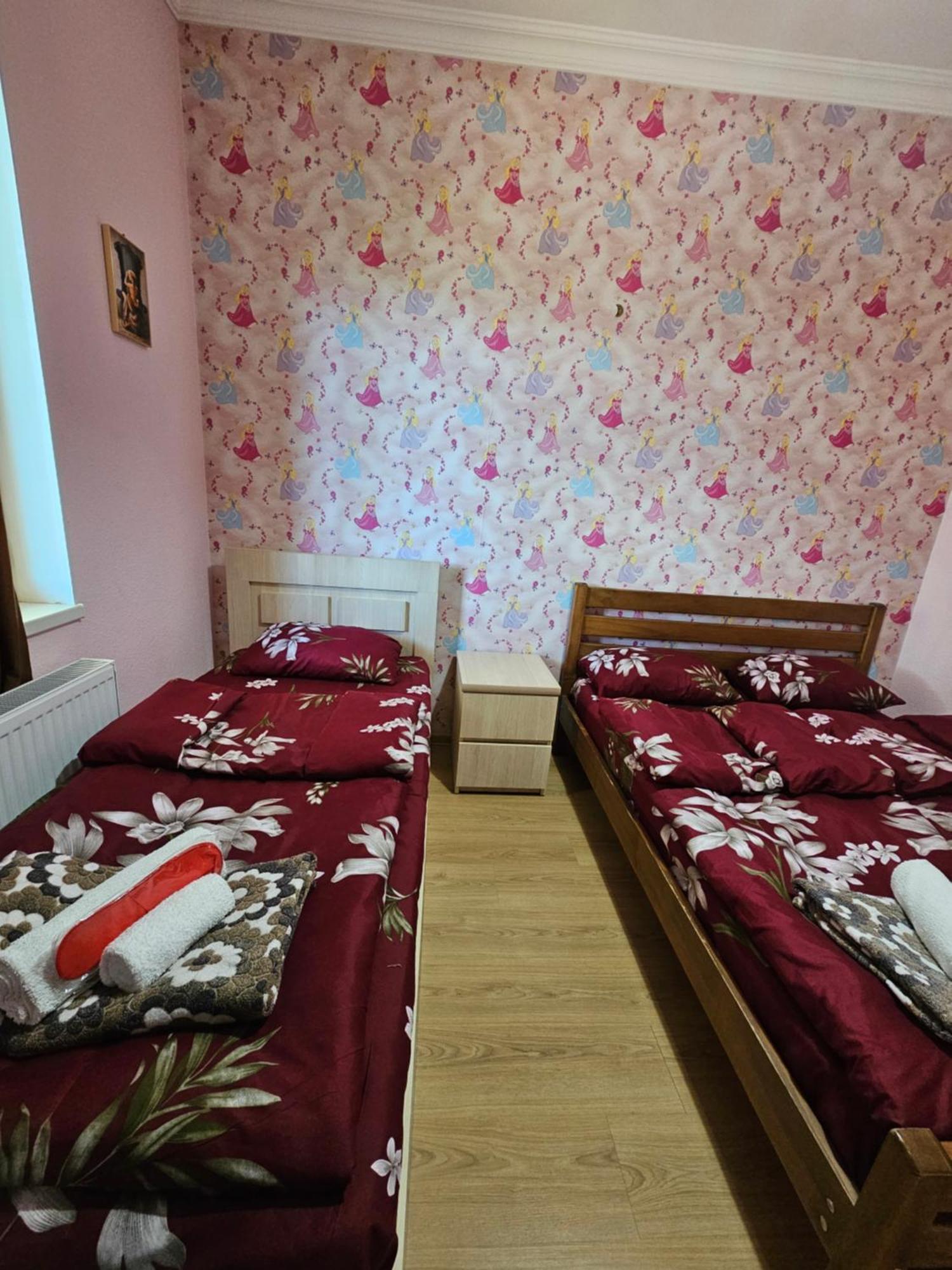 Guesthouse Different Тбілісі Екстер'єр фото