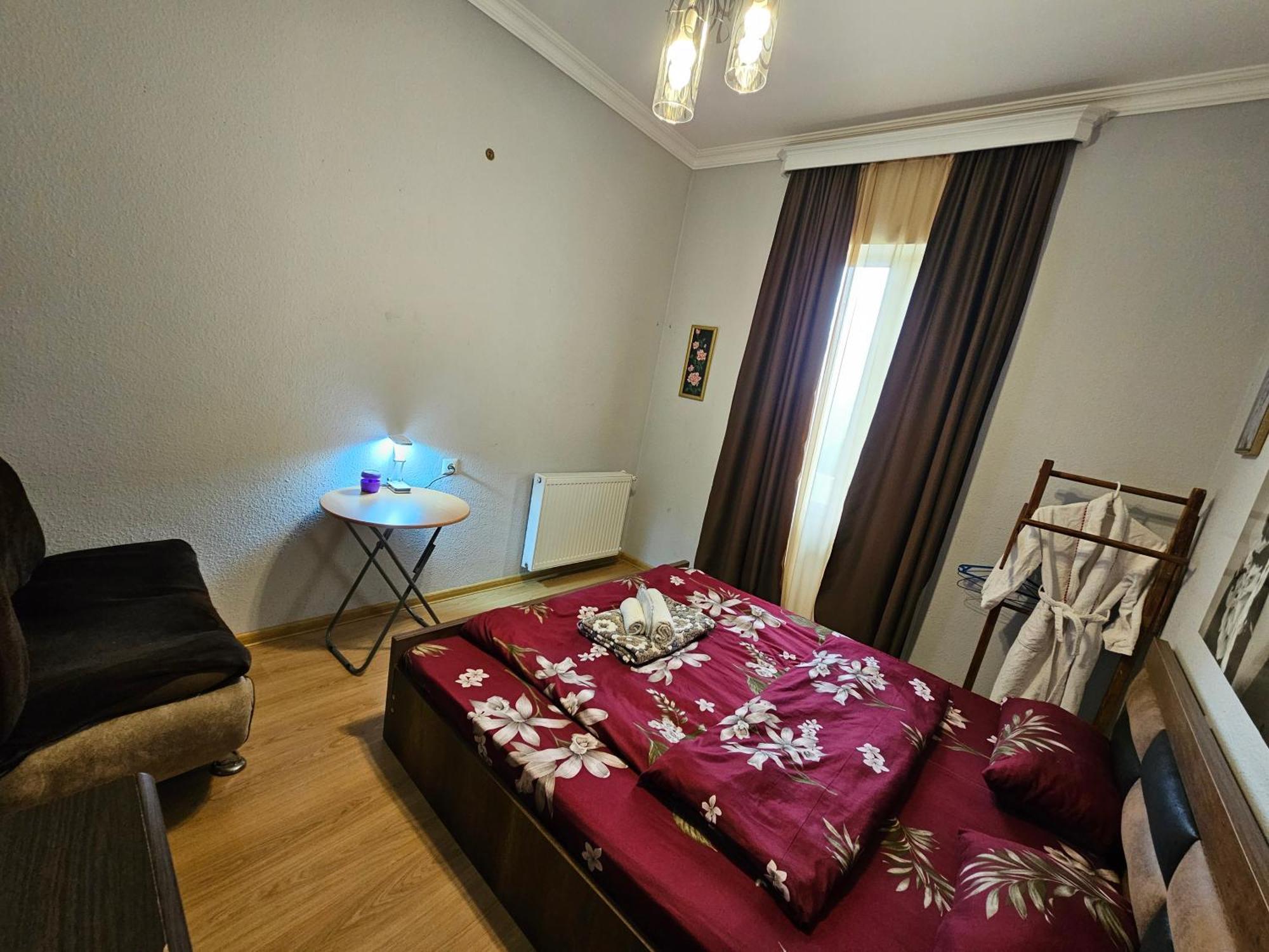 Guesthouse Different Тбілісі Екстер'єр фото