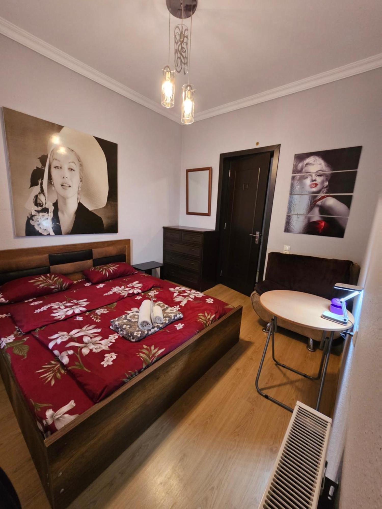 Guesthouse Different Тбілісі Екстер'єр фото