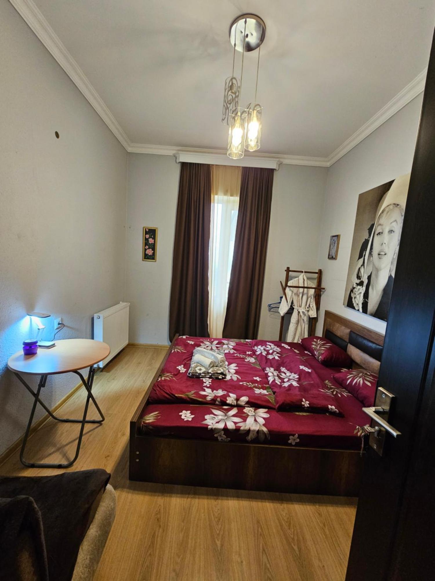 Guesthouse Different Тбілісі Екстер'єр фото